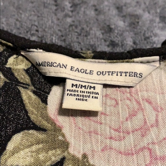 Floral flowy black blouse - Picture 5 of 5